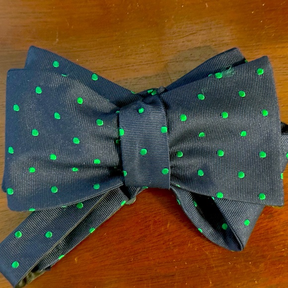 Silk Tommy Hilfiger Bow Tie - Picture 1 of 3
